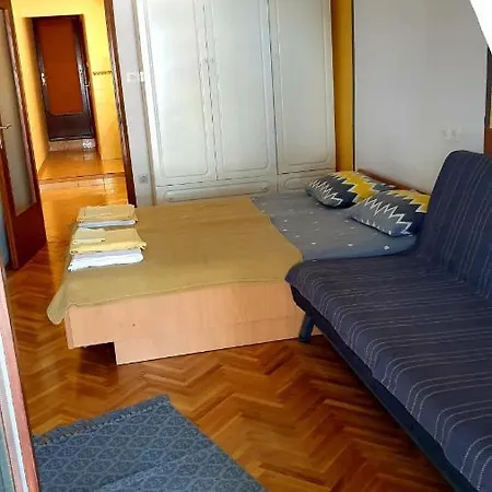 Apartment In With Sea View, Balcony, Air Conditioning, Wi-fi