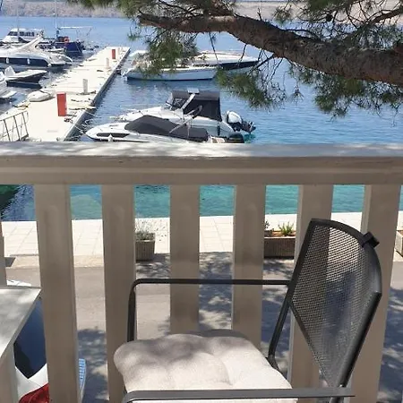 In With Sea View, Balcony, Air Conditioning, Wi-fi Jadranovo