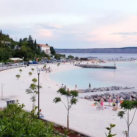 Apartment In With Sea View, Balcony, Air Conditioning, Wi-fi