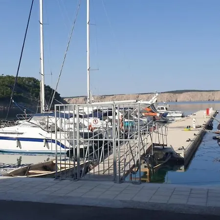 Apartment In With Sea View, Balcony, Air Conditioning, Wi-fi Jadranovo