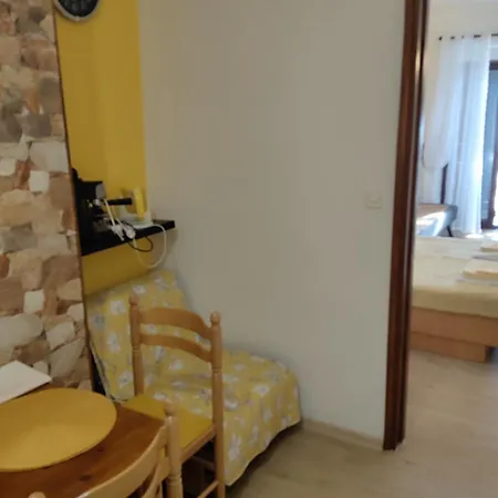 In With Sea View, Balcony, Air Conditioning, Wi-fi *