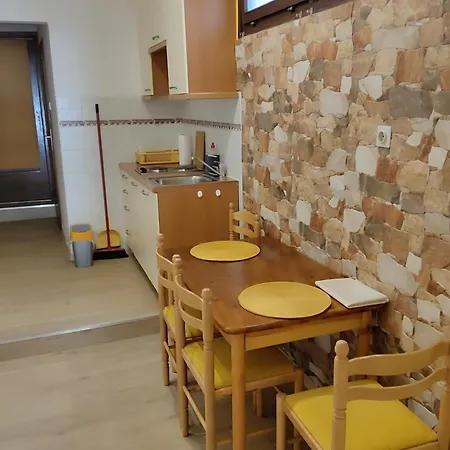 Apartment In With Sea View, Balcony, Air Conditioning, Wi-fi