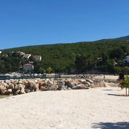 Apartment In With Sea View, Balcony, Air Conditioning, Wi-fi
