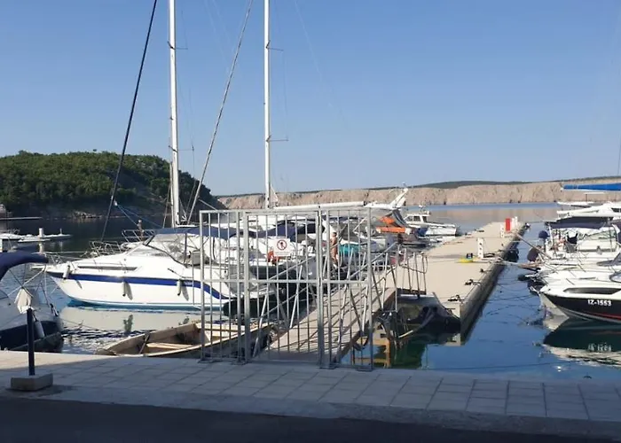 Appartement In With Sea View, Balcony, Air Conditioning, Wi-fi Jadranovo