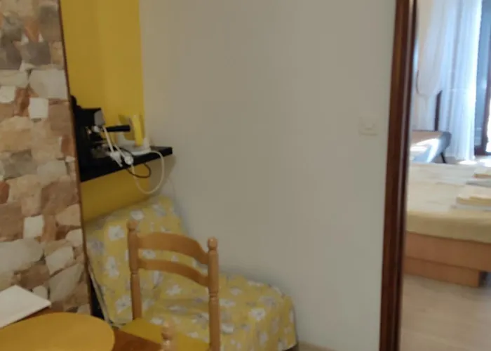 In With Sea View, Balcony, Air Conditioning, Wi-fi *