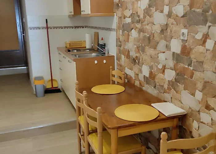 Appartement In With Sea View, Balcony, Air Conditioning, Wi-fi