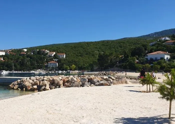 Appartement In With Sea View, Balcony, Air Conditioning, Wi-fi