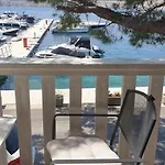 In With Sea View, Balcony, Air Conditioning, Wi-fi Jadranovo