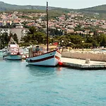 In With Sea View, Balcony, Air Conditioning, Wi-fi * Jadranovo