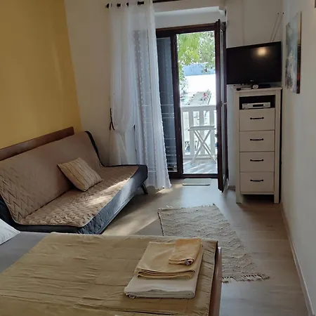 In With Sea View, Balcony, Air Conditioning, Wi-fi شقة