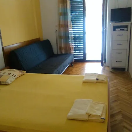 Apartman In With Sea View, Balcony, Air Conditioning, Wi-fi *